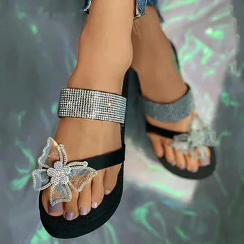 Повседневные женские тапочки на танкетке и каблуке в стиле Консис, пикантные модные босоножки со стразами и бантом, уличная пляжная обувь в богемном стиле