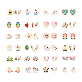 Набор из 24 пар сережек-клипсонов с изображением животных, смешанных цветов и фруктов.